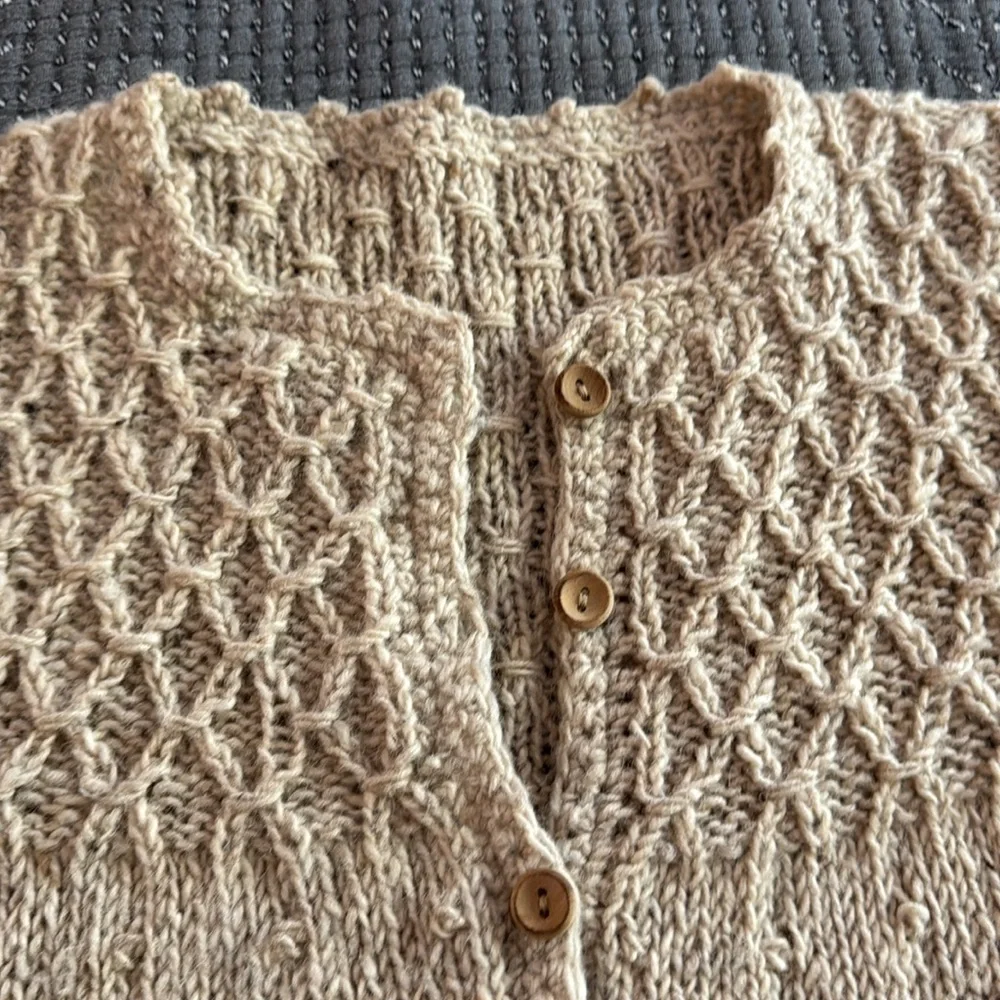 VTG Handknit Wool Cardigan - Picture 4 of 12